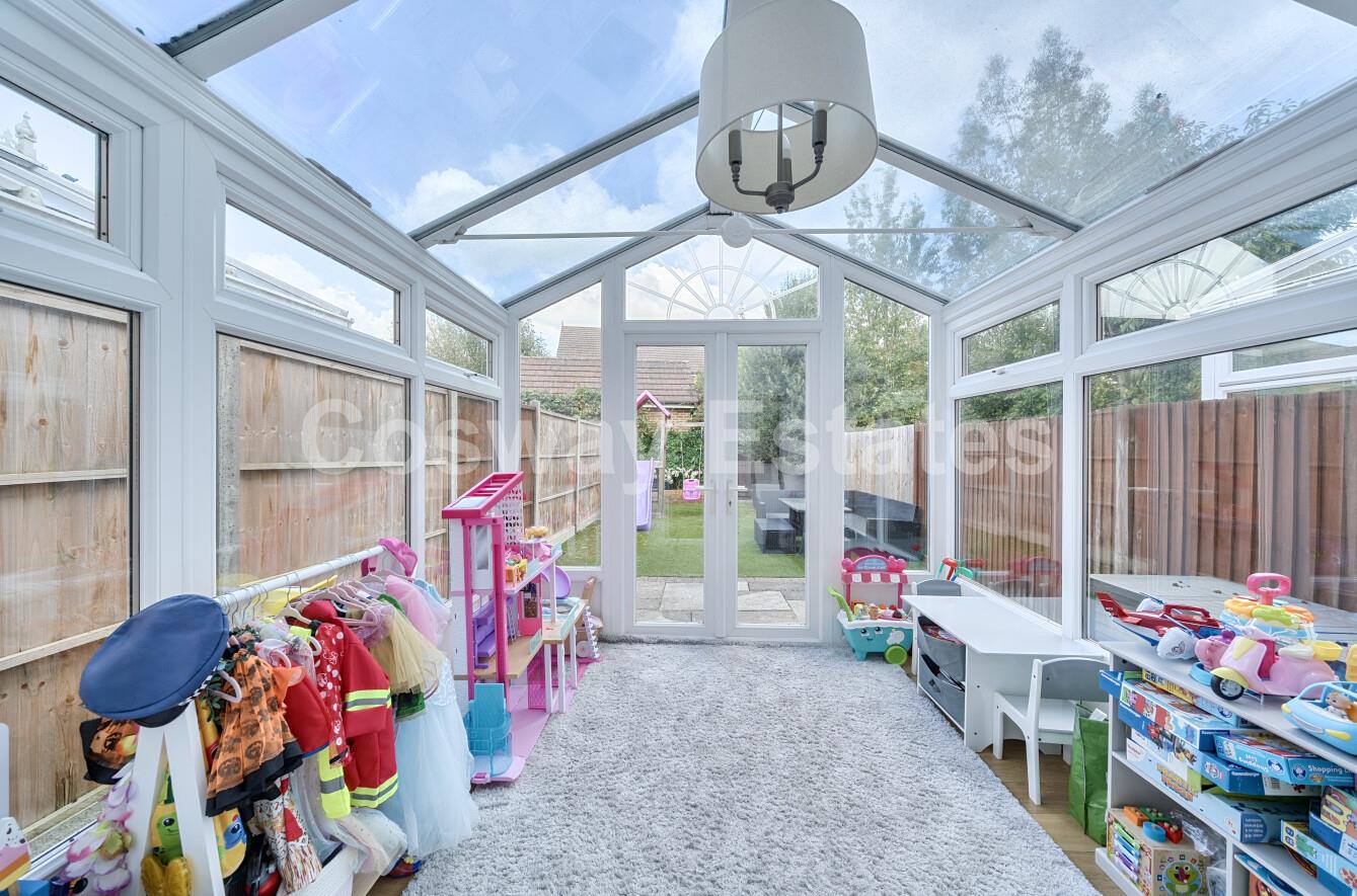 Bampton Drive, Mill Hill, NW7, London